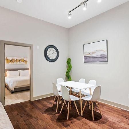 Апартаменти Grand Luxury Premium Vaulted Ceilings Вудбридж Екстер'єр фото