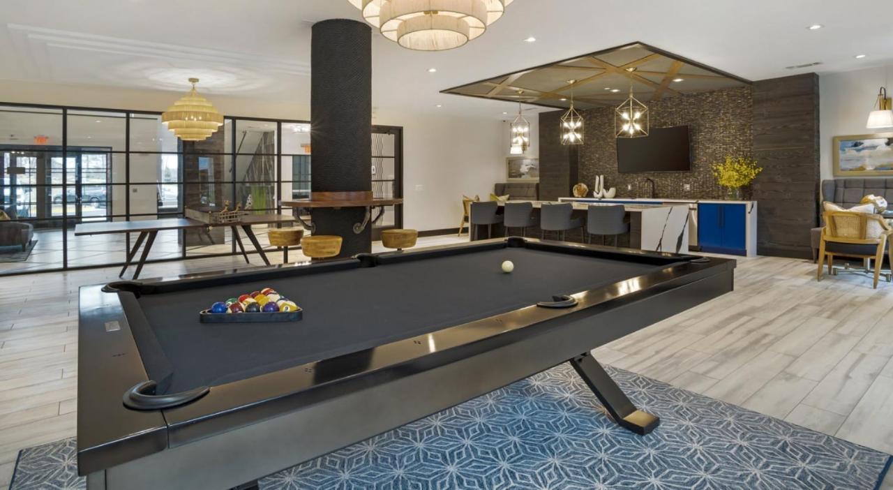 Апартаменти Grand Luxury Premium Vaulted Ceilings Вудбридж Екстер'єр фото